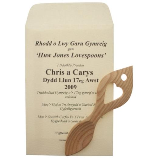 20 + Lovespoon Wedding Favours & Personalised Envelopes - HJ1L