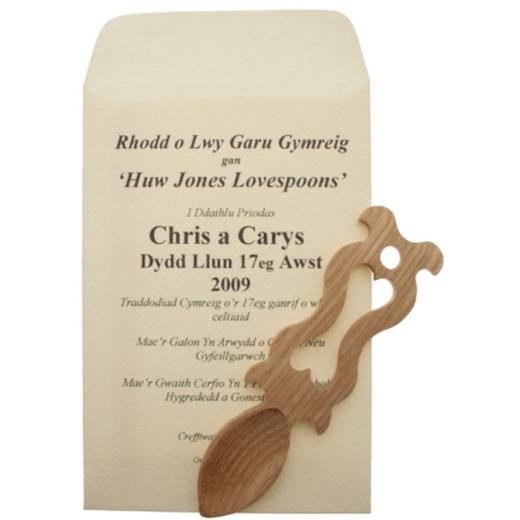 20 + Lovespoon Wedding Favours & Personalised Envelopes - HJ5L