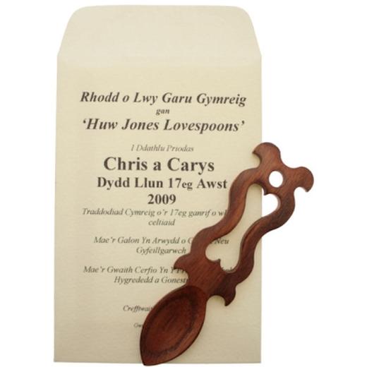 20 + Lovespoon Wedding Favours & Personalised Envelopes - HJ5M